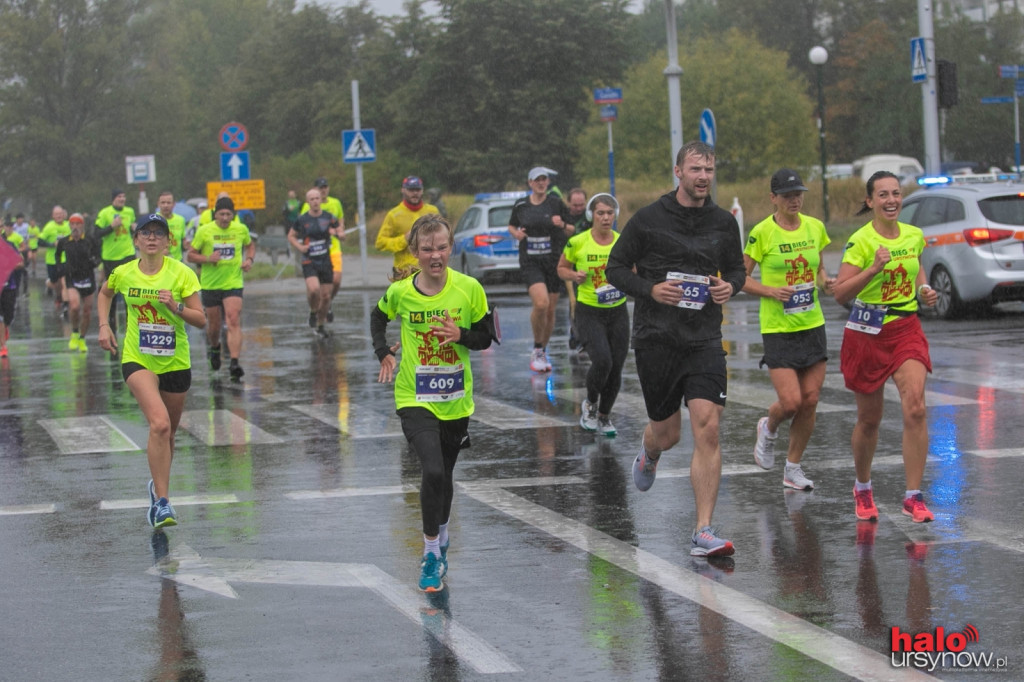 Neonowa fala w alei KEN! 1,3 tys. uczestników w 14. Biegu Ursynowa [ZOBACZ ZDJĘCIA]