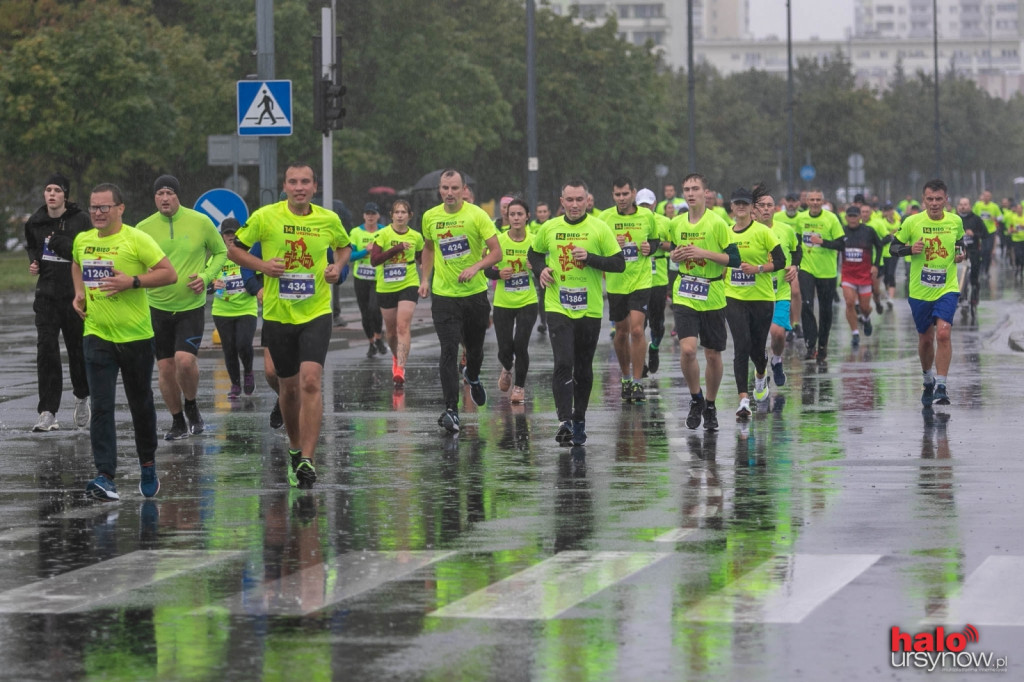 Neonowa fala w alei KEN! 1,3 tys. uczestników w 14. Biegu Ursynowa [ZOBACZ ZDJĘCIA]