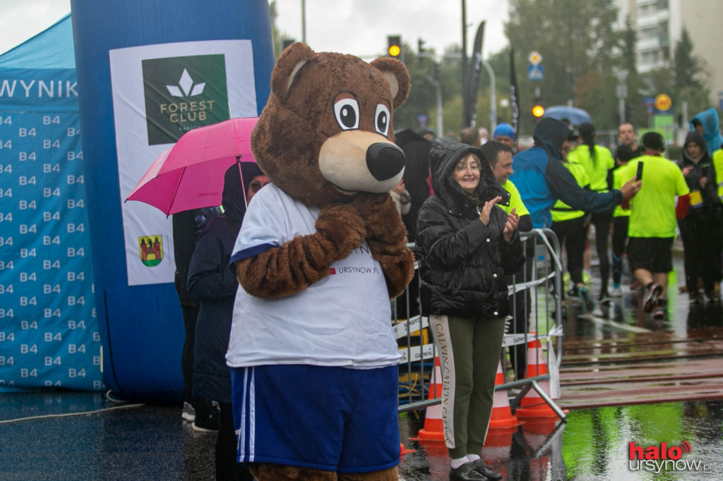 Neonowa fala w alei KEN! 1,3 tys. uczestników w 14. Biegu Ursynowa [ZOBACZ ZDJĘCIA]