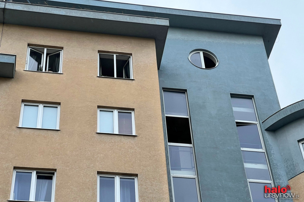 Pożar na Wąwozowej. Potworne zadymienie. Strażak trafił do szpitala