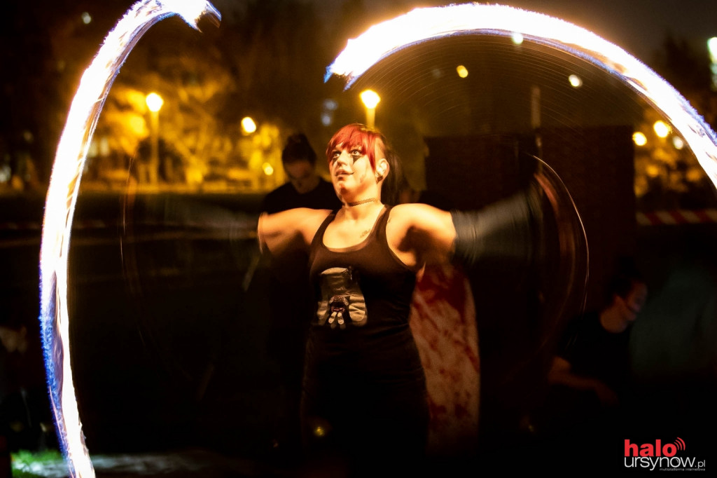 Haloweenowe Fireshow na Ursynowie