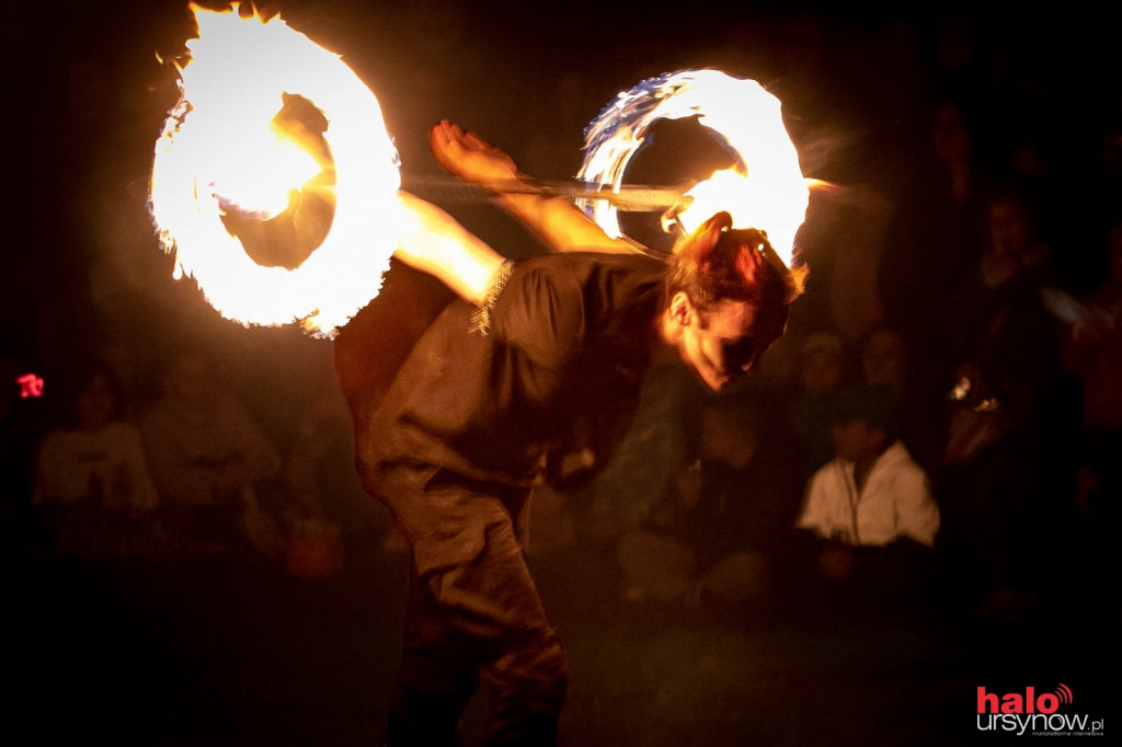 Haloweenowe Fireshow na Ursynowie
