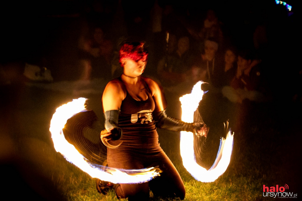 Haloweenowe Fireshow na Ursynowie