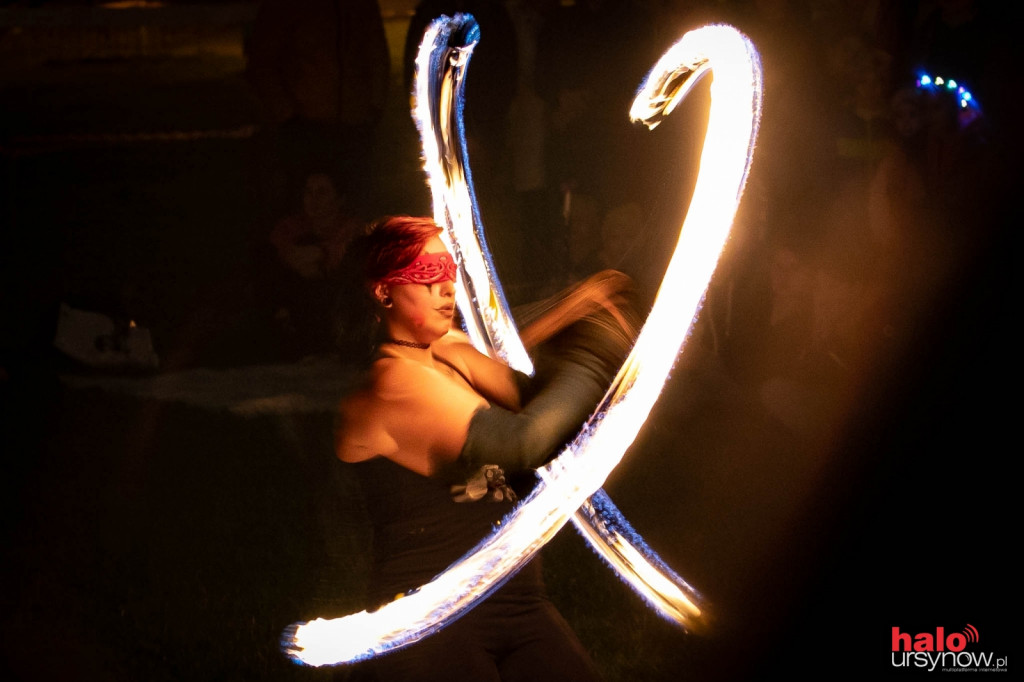 Haloweenowe Fireshow na Ursynowie