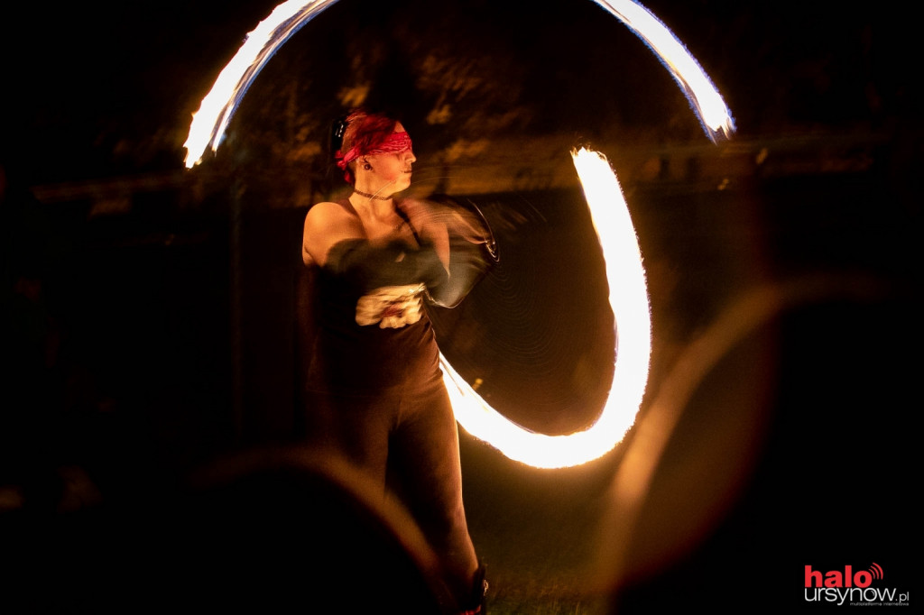 Haloweenowe Fireshow na Ursynowie