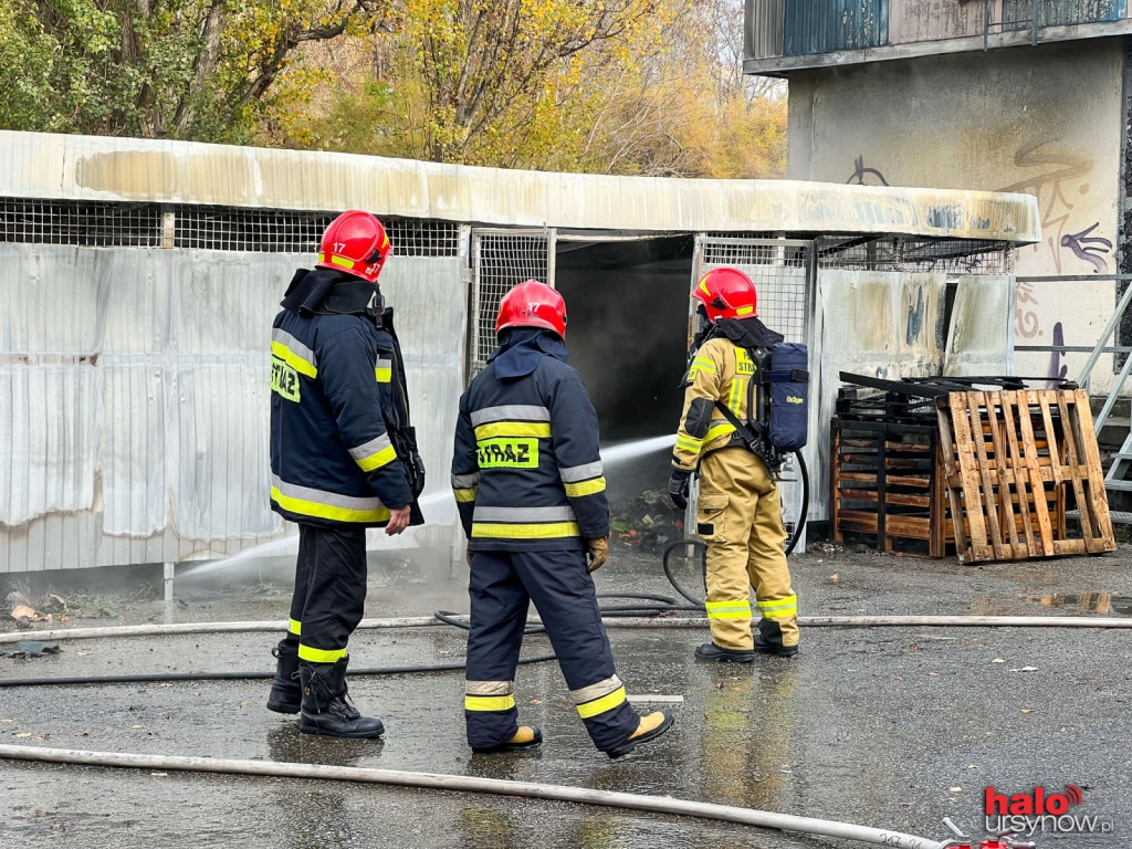 Pożar przy metrze Ursynów. Ogromne kłęby dymu na dzielnicą