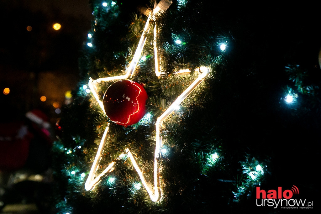Przed ratuszem rozbłysła świąteczna iluminacja!