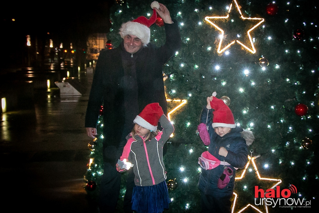 Przed ratuszem rozbłysła świąteczna iluminacja!
