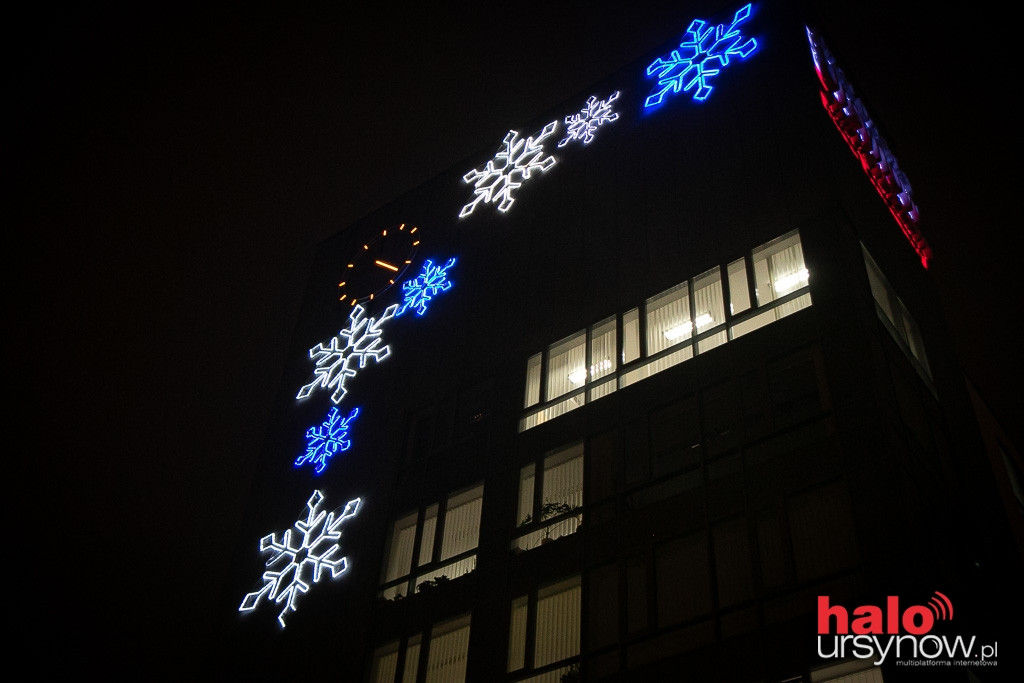 Przed ratuszem rozbłysła świąteczna iluminacja!