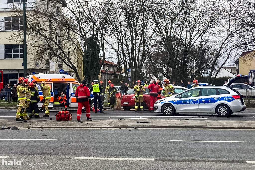 Wypadek na Puławskiej. Lądował śmigłowiec LPR