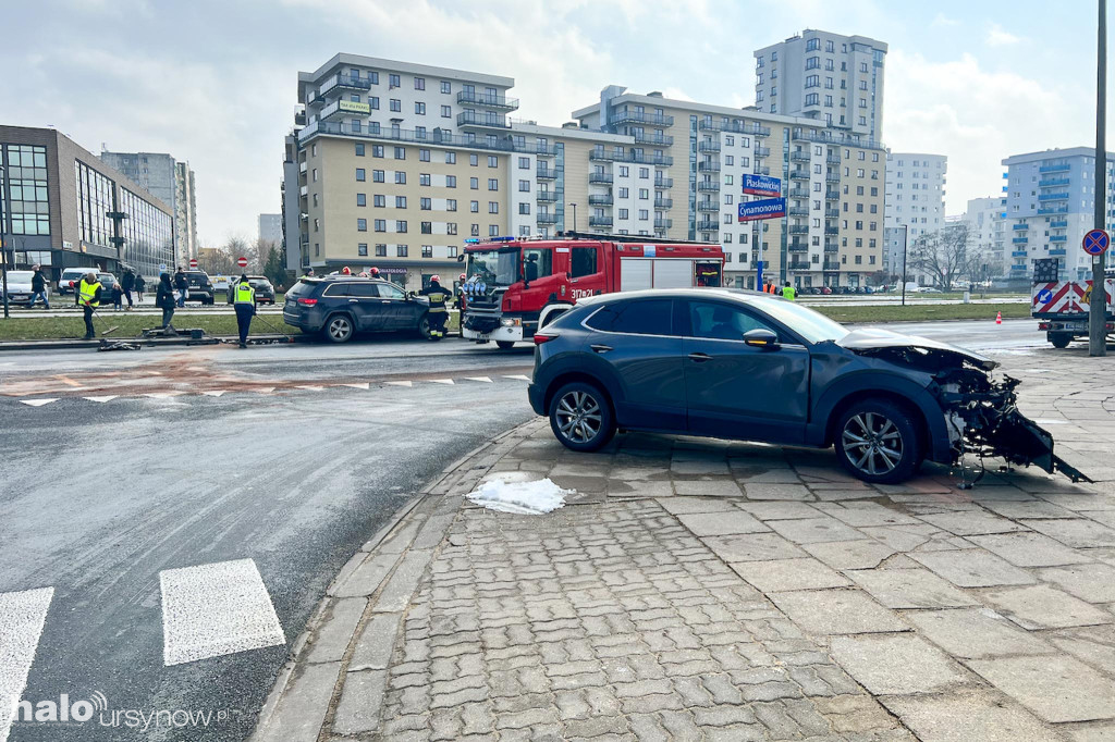 Groźnie wyglądająca kolizja na Płaskowickiej