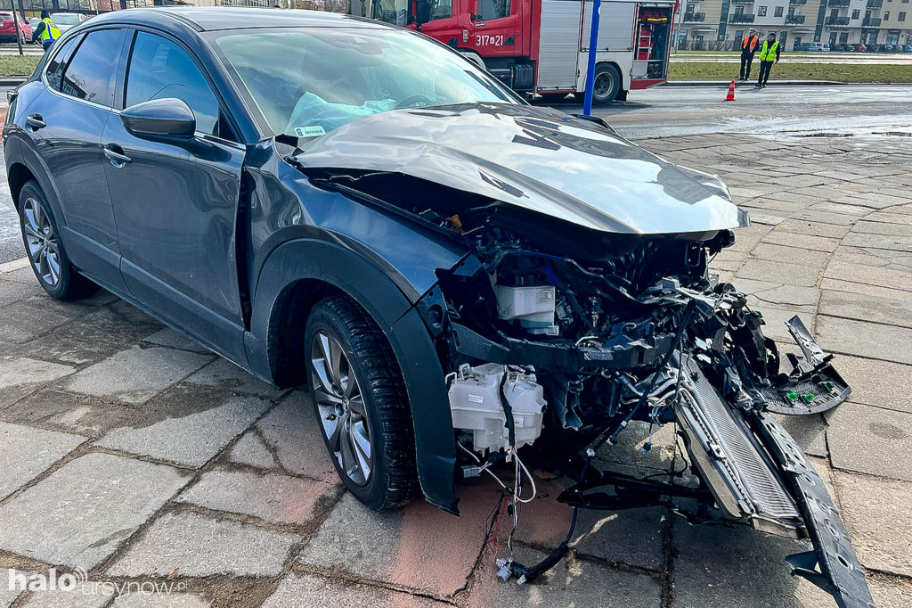 Groźnie wyglądająca kolizja na Płaskowickiej