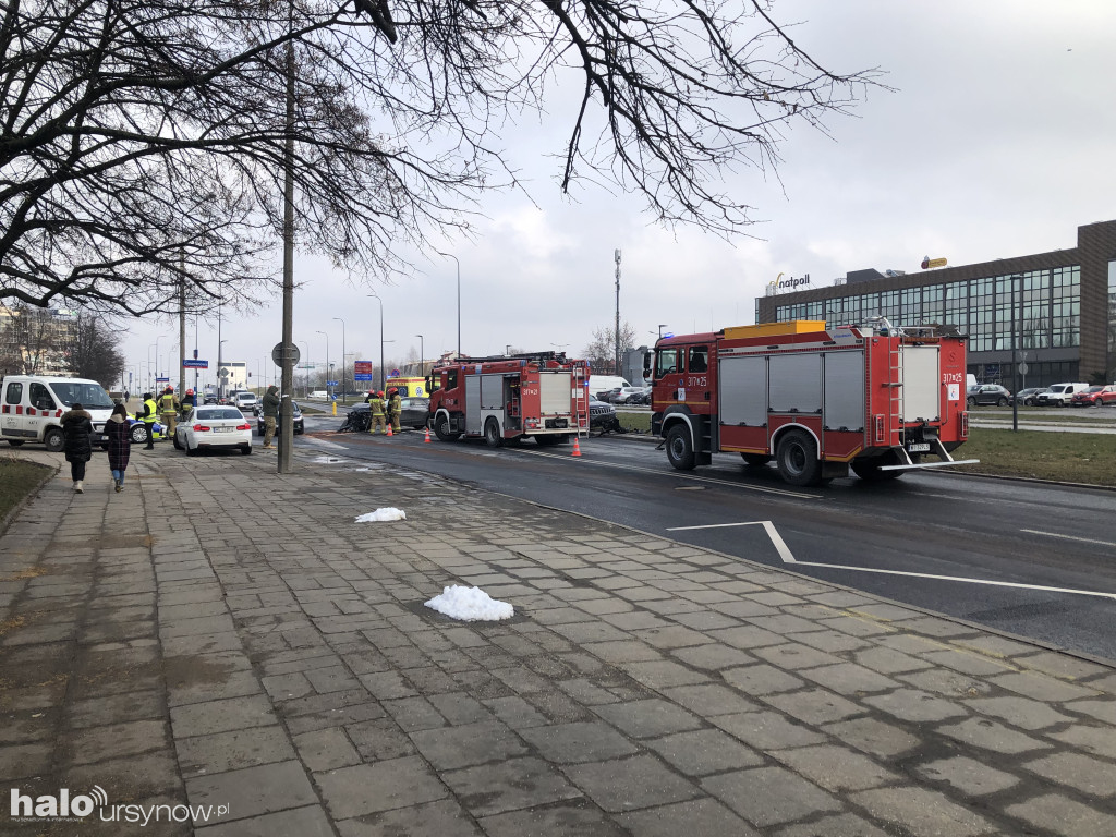 Groźnie wyglądająca kolizja na Płaskowickiej
