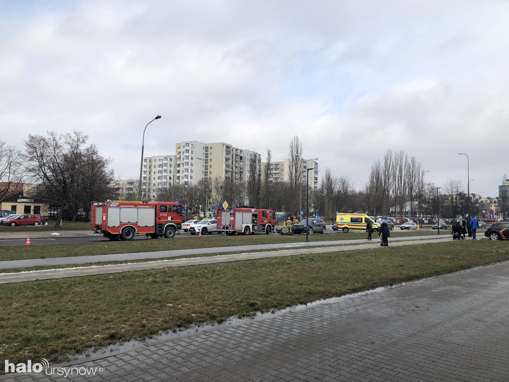 Groźnie wyglądająca kolizja na Płaskowickiej