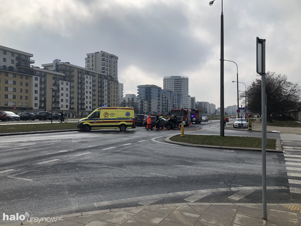 Groźnie wyglądająca kolizja na Płaskowickiej