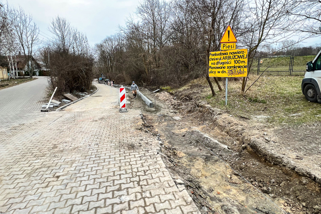 Dzielnica buduje niepotrzebny chodnik?