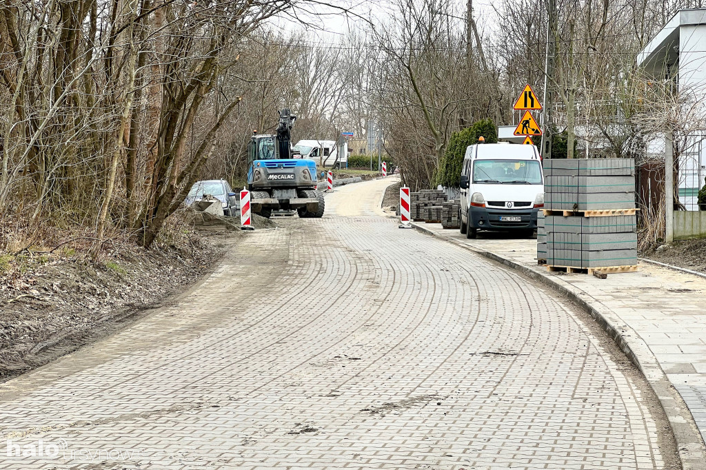 Dzielnica buduje niepotrzebny chodnik?