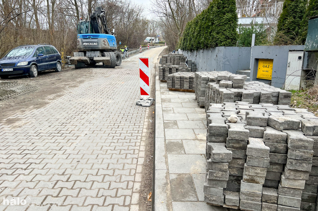 Dzielnica buduje niepotrzebny chodnik?