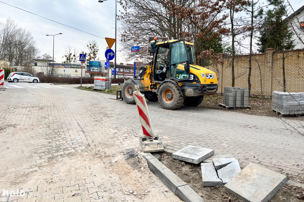 Dzielnica buduje niepotrzebny chodnik?
