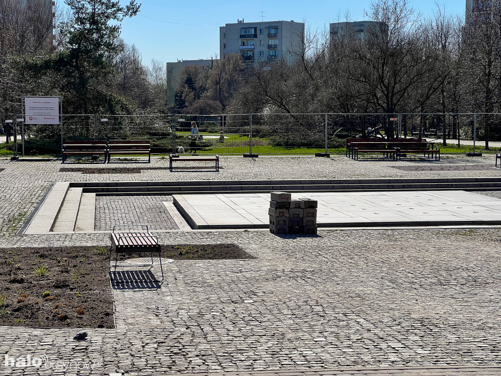 Plac z fontanną po liftingu! ZOBACZ
