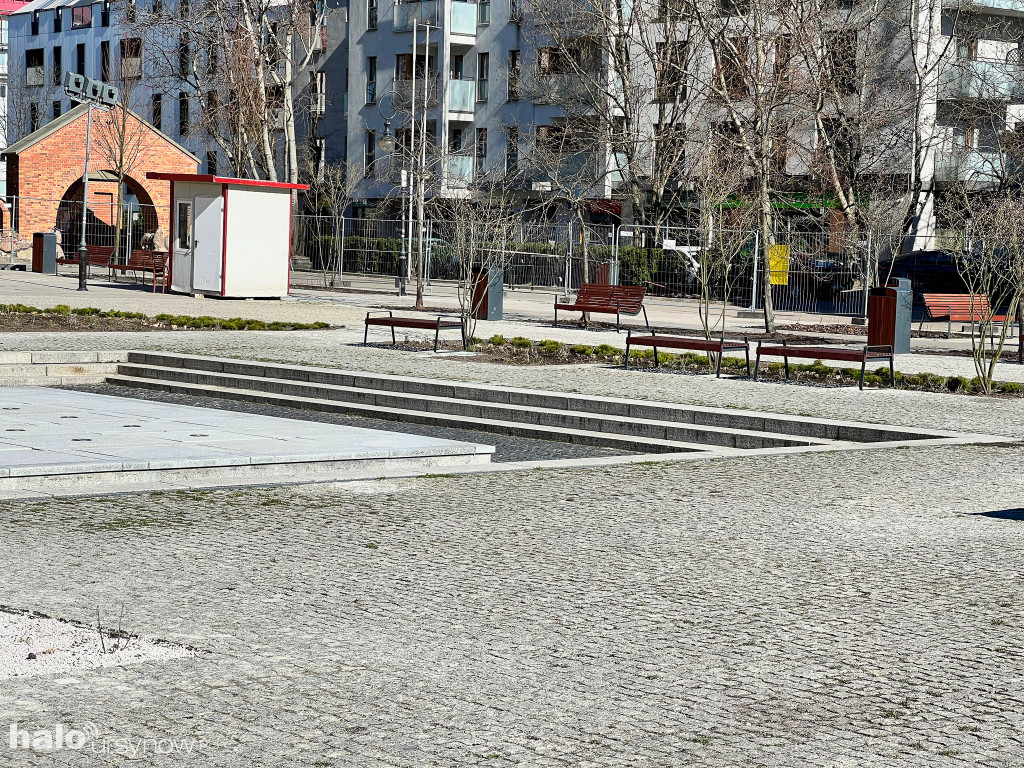 Plac z fontanną po liftingu! ZOBACZ