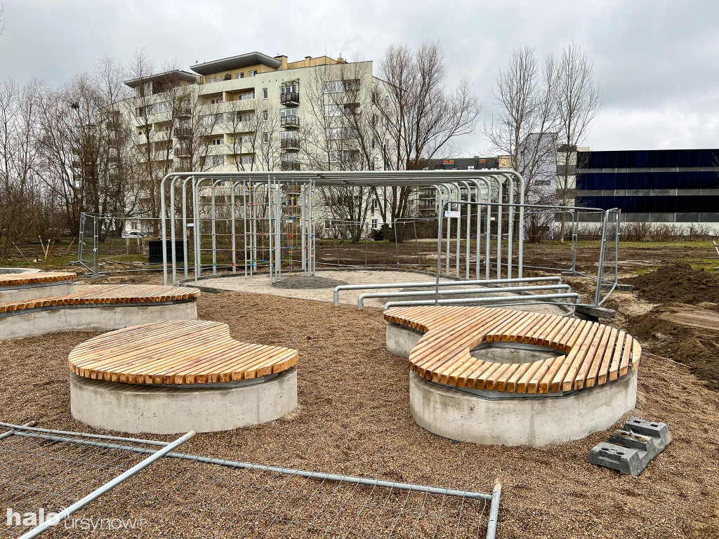 Park Cichociemnych prawie gotowy!