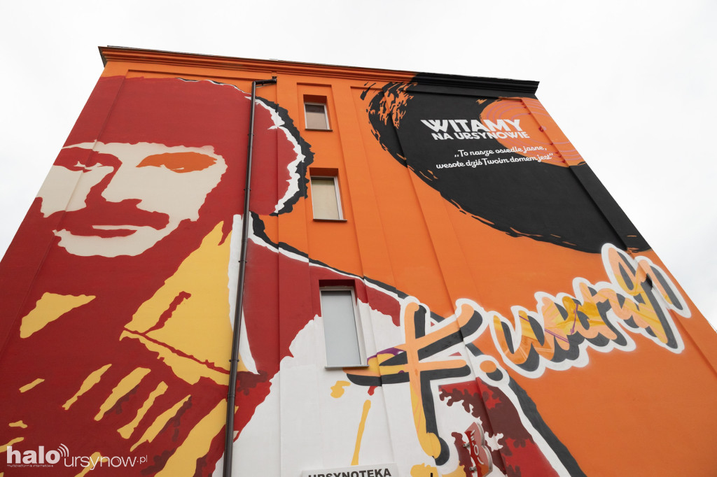 Mural z Krzysztofem Krawczykiem odsłonięty