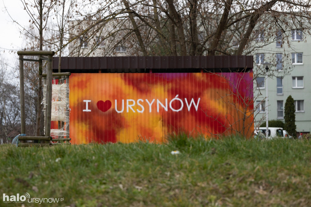 Mural z Krzysztofem Krawczykiem odsłonięty