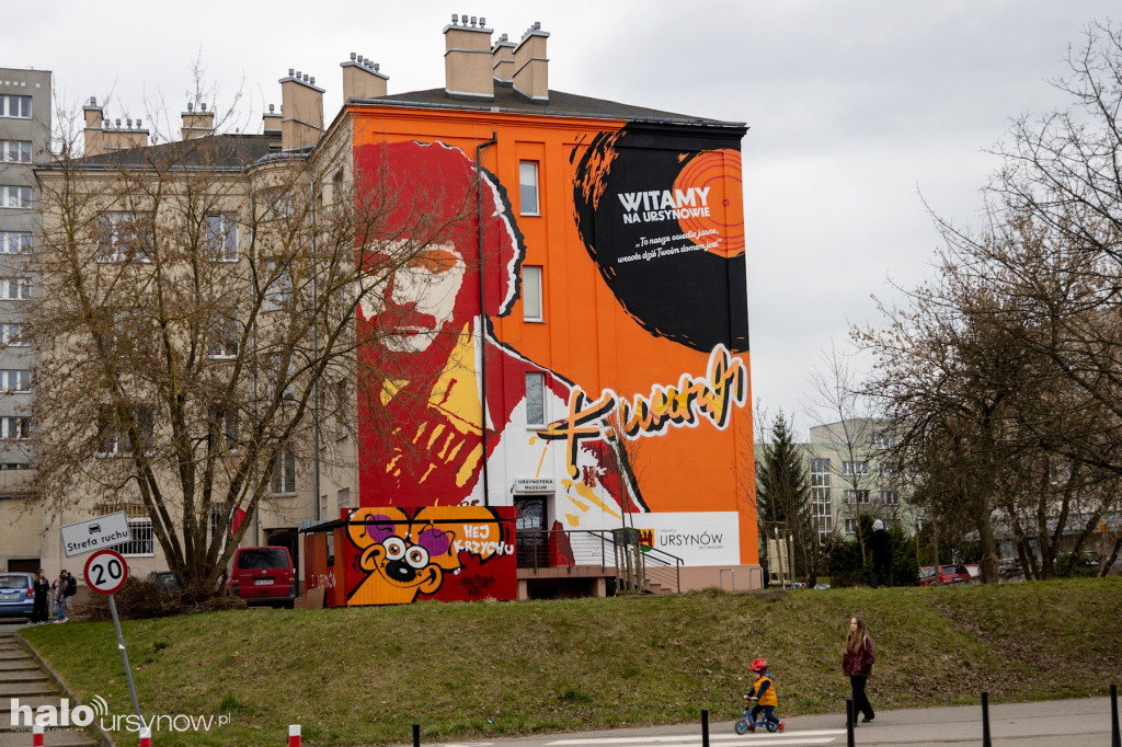 Mural z Krzysztofem Krawczykiem odsłonięty