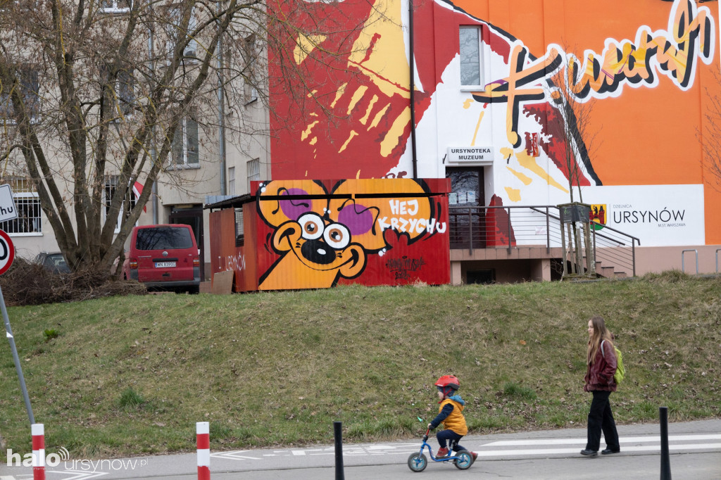 Mural z Krzysztofem Krawczykiem odsłonięty