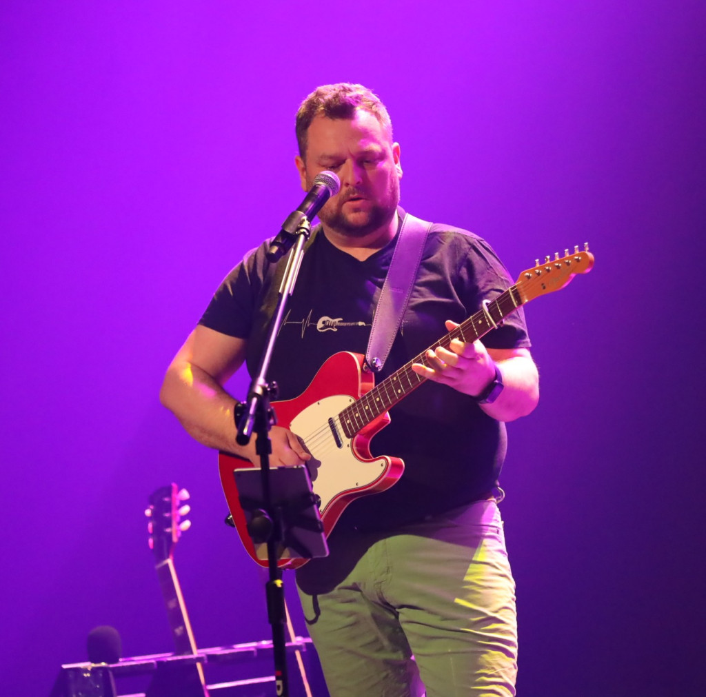Kolorowe Gitary z przebojami Czerwonych Gitar