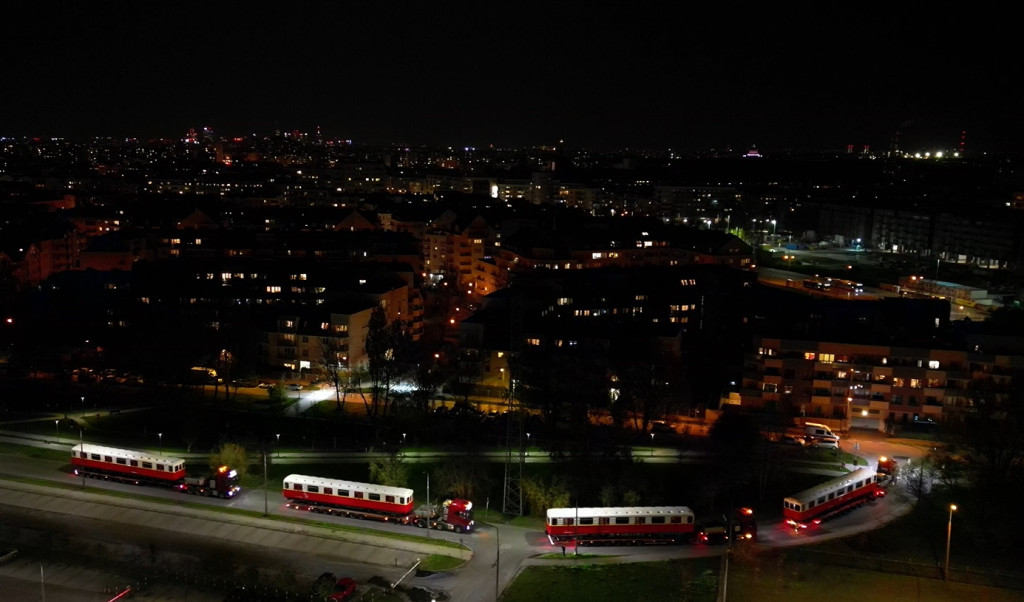 Niecodzienny widok! Skład metra na ulicach