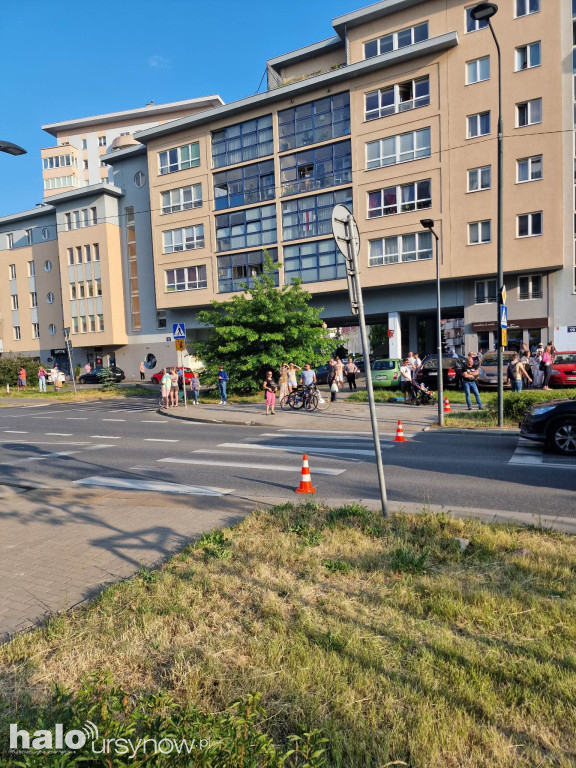 Wypadek na Kabatach. Lądował śmigłowiec pogotowia