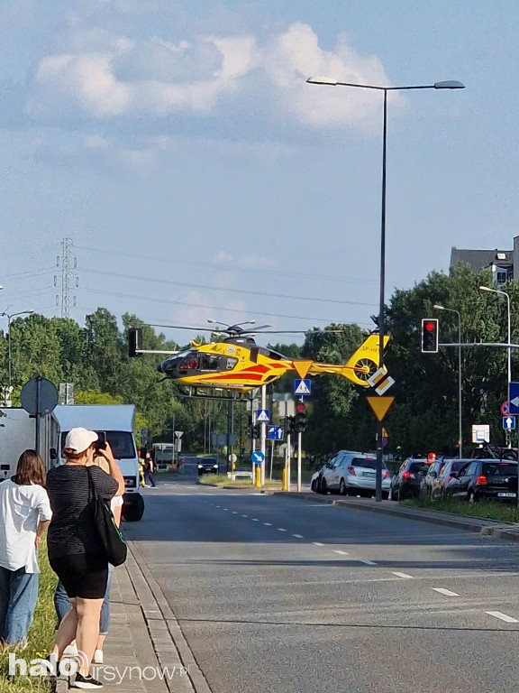 Wypadek na Kabatach. Lądował śmigłowiec pogotowia