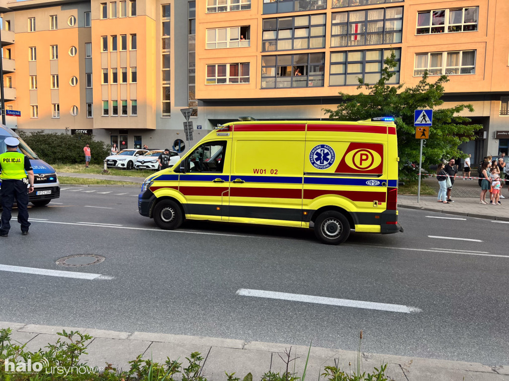 Wypadek na Kabatach. Lądował śmigłowiec pogotowia