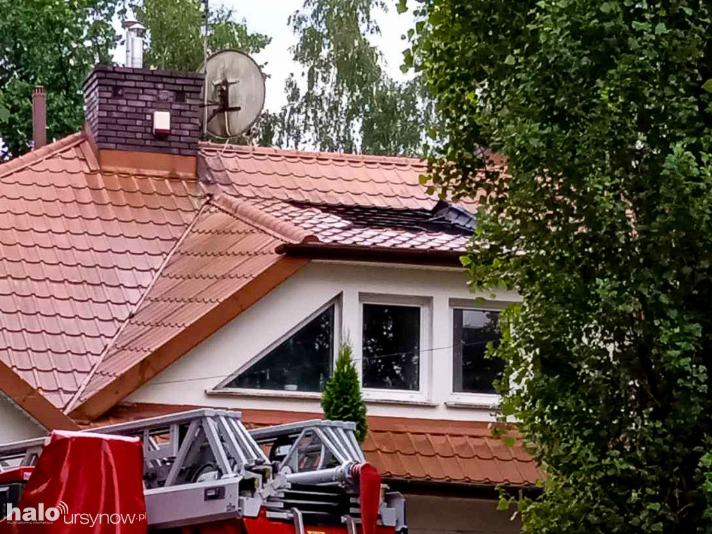 Piorun uderzył w dach przedszkola na Ursynowie