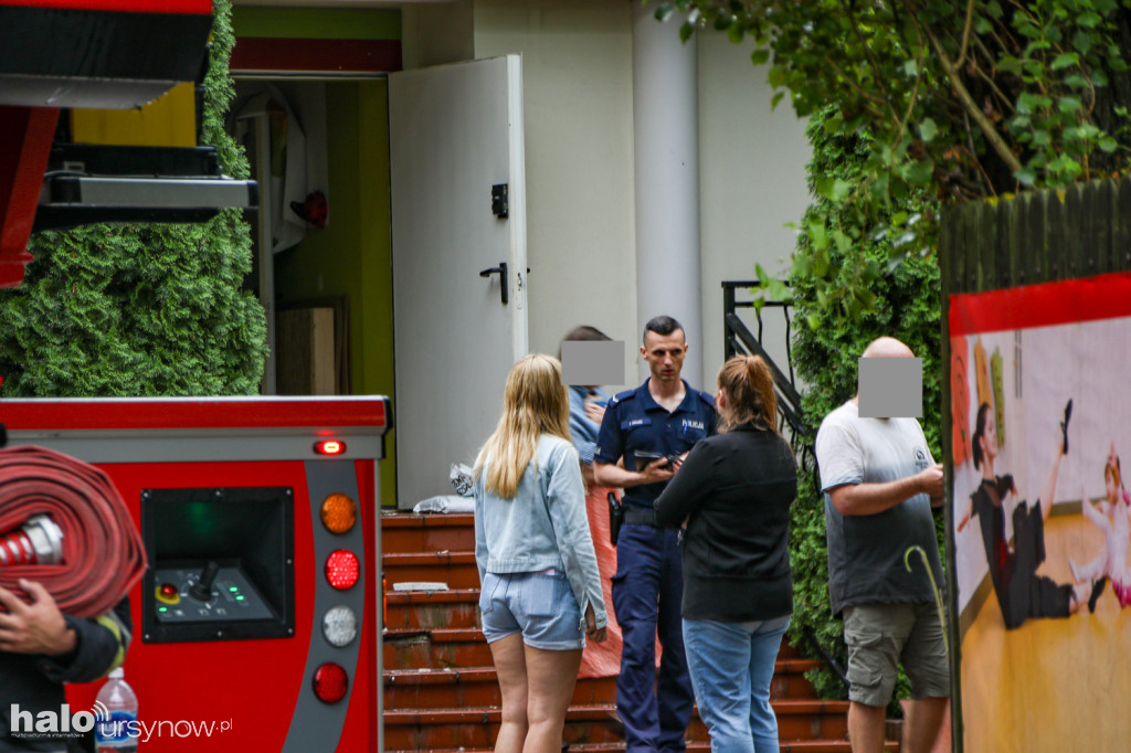 Piorun uderzył w dach przedszkola na Ursynowie