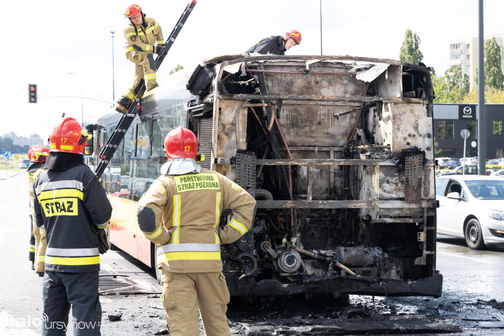 Pożar autobusu przy Rosoła