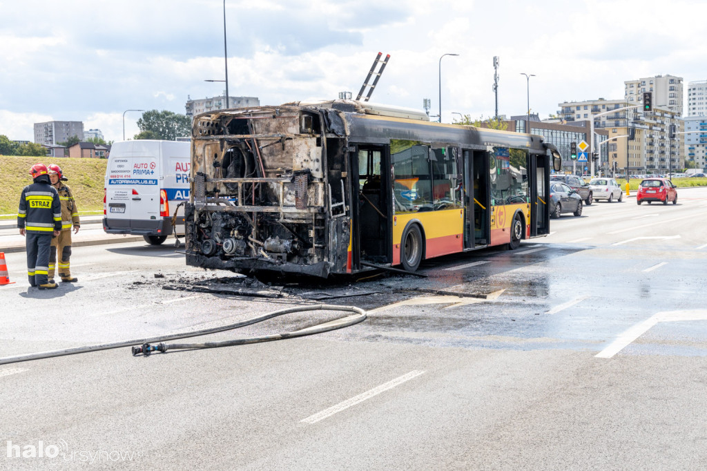 Pożar autobusu przy Rosoła