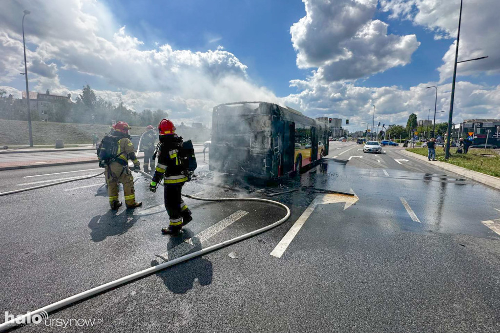 Pożar autobusu przy Rosoła