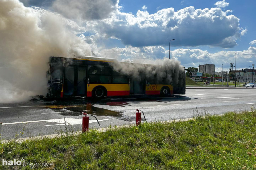 Pożar autobusu przy Rosoła