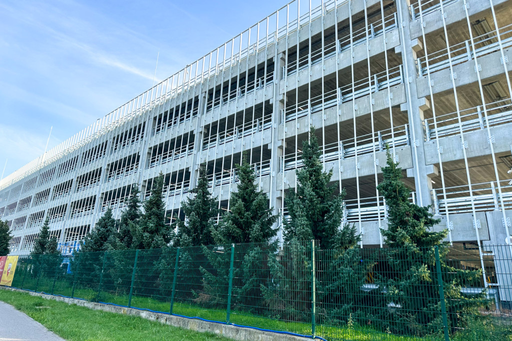 Parking przy Onkologii prawie gotowy