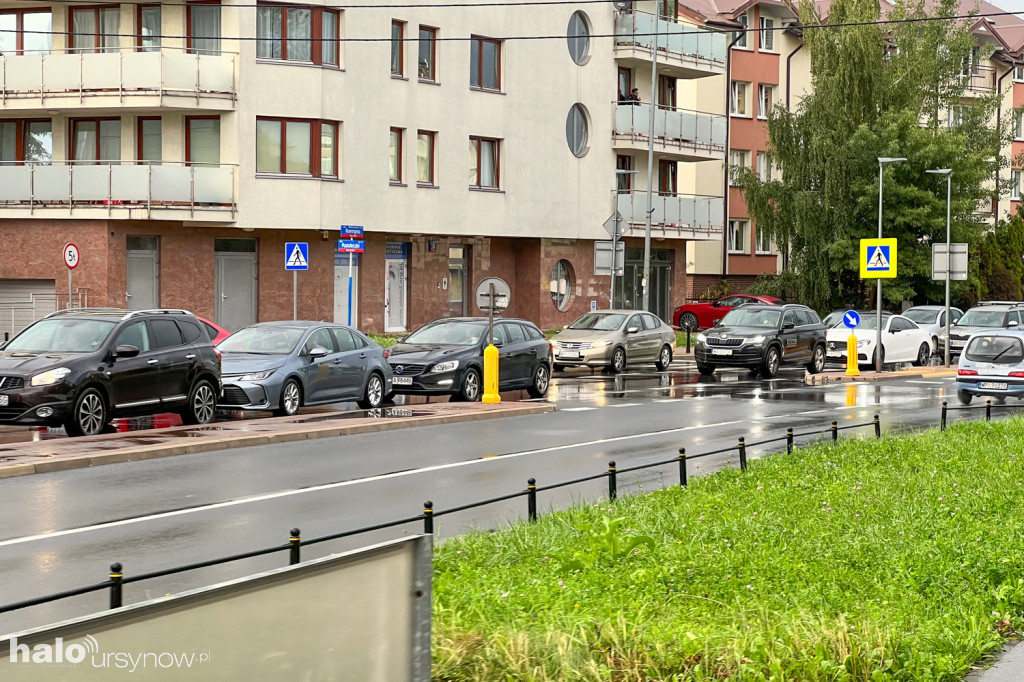 Korki po wypadku na zjeździe na POW