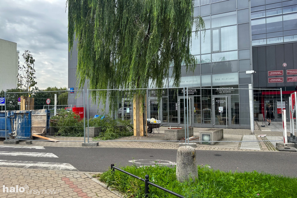 Ruszyła przebudowa placu przed ratuszem