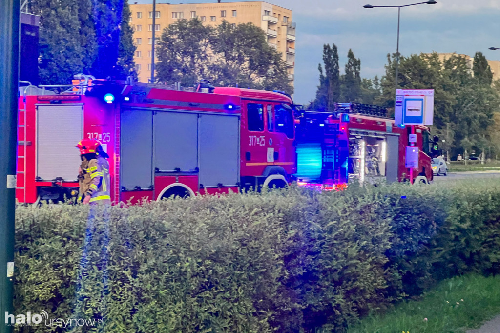 Metro nie jeździło. Awaria pociągu na Imielinie
