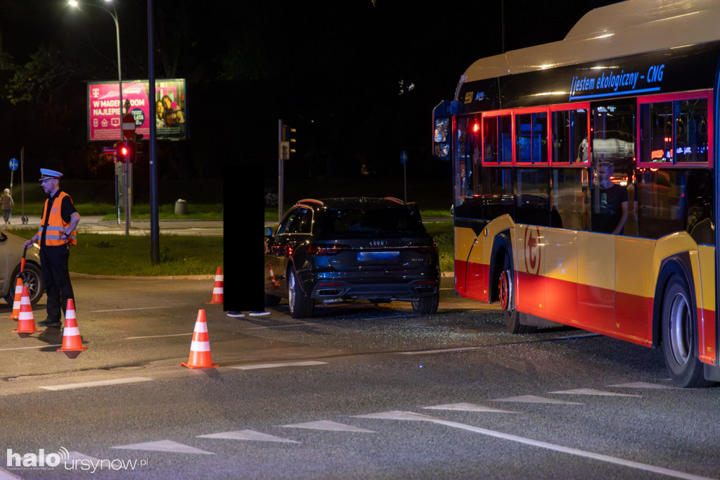 Kolizja autobusu z audi
