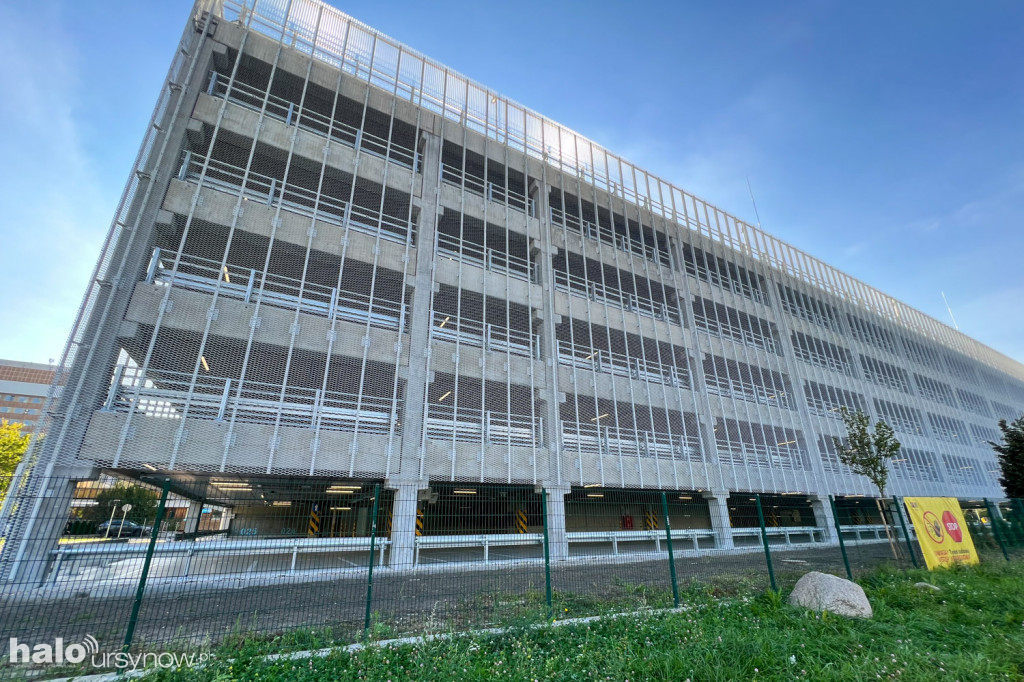 Onkologia ma nowy parking wielopoziomowy