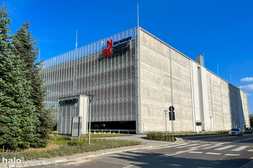 Onkologia ma nowy parking wielopoziomowy