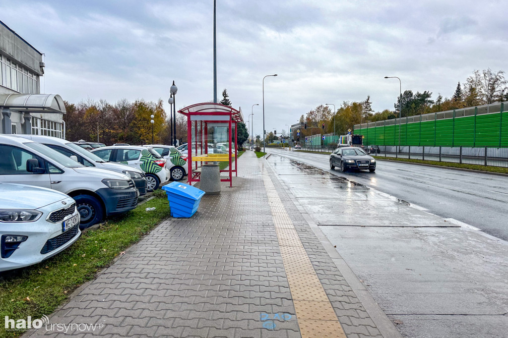 Chodnik przed szkołą przy ul. Poleczki