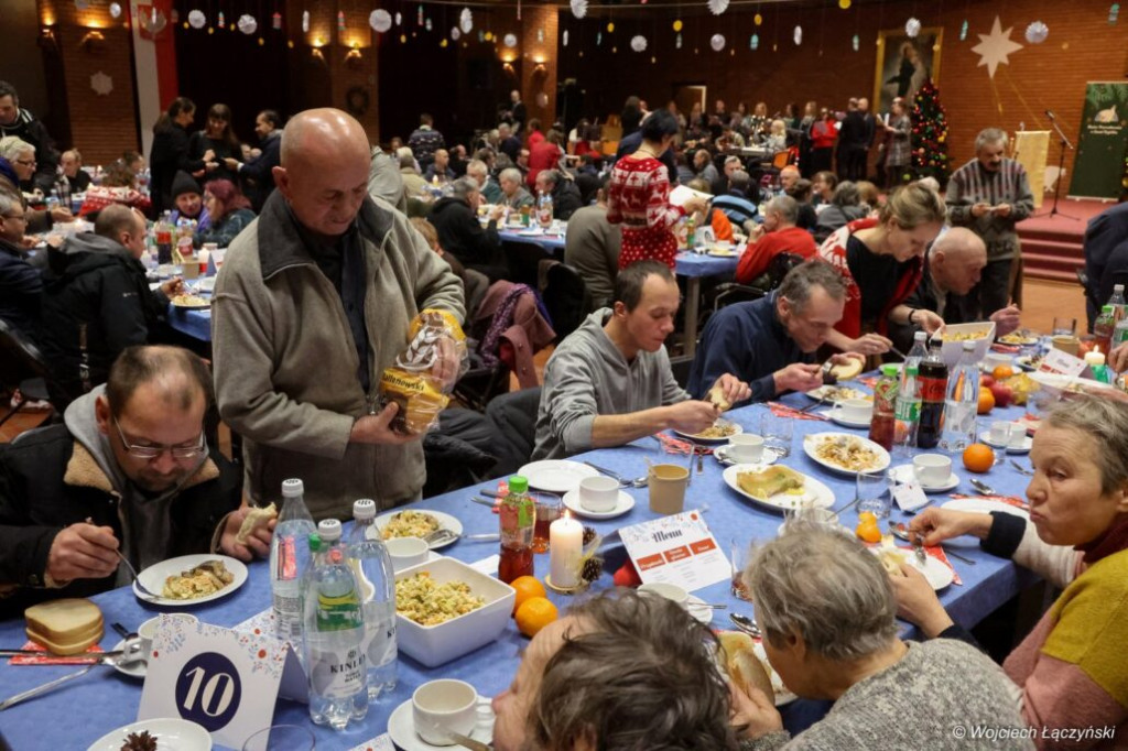 Obiad świąteczny z ubogimi
